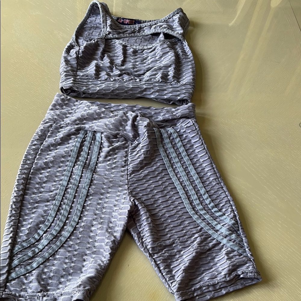 AQ-Sport Gray Textured Activewear Top & Bottom